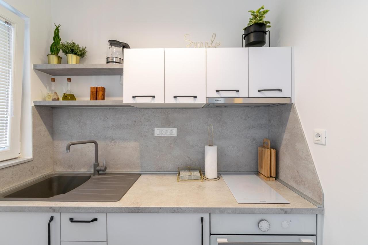 Studio Apartment Smile, Near Beach & Center, Free Parking, Balcony Makarska Zewnętrze zdjęcie