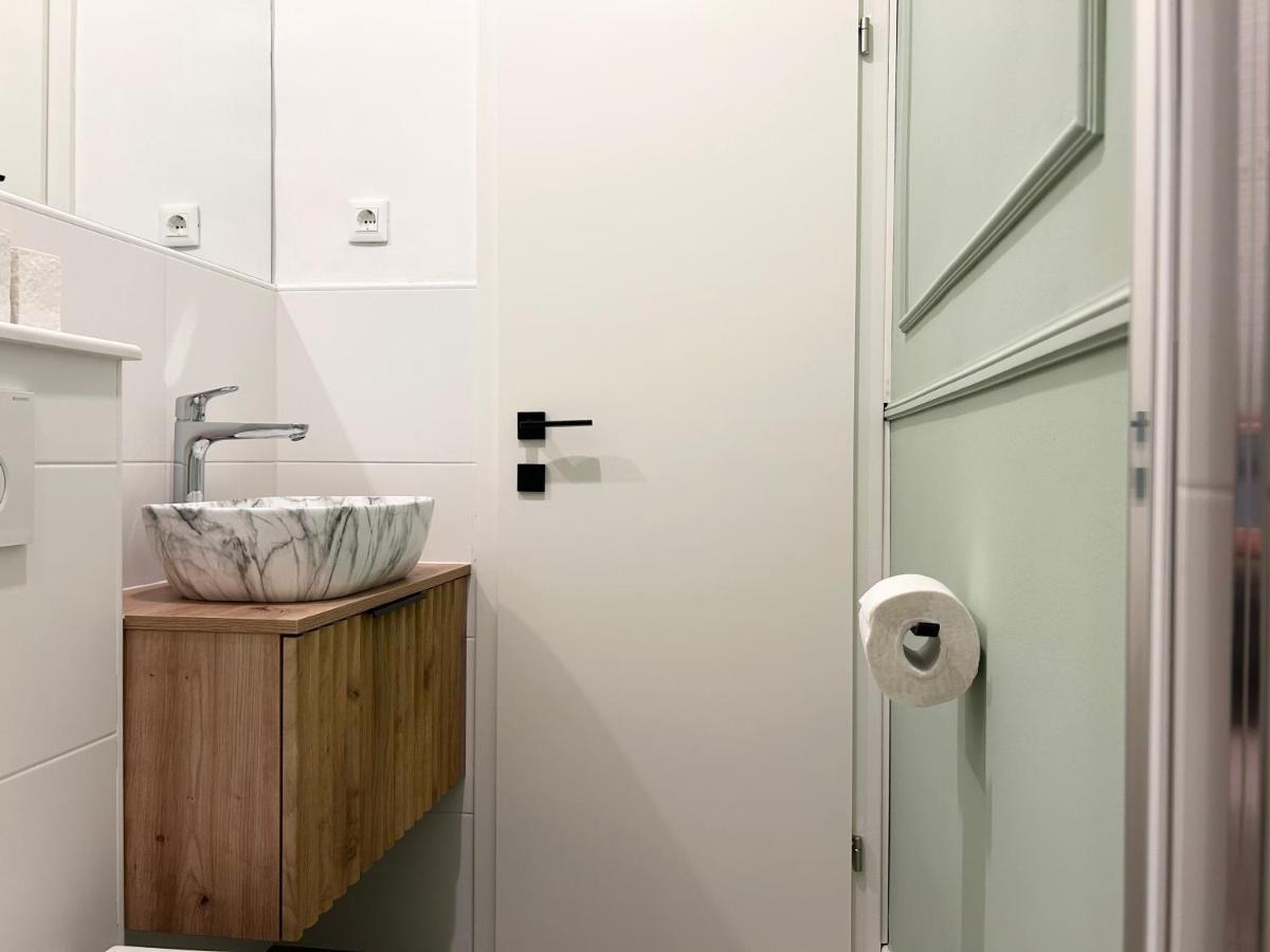 Studio Apartment Smile, Near Beach & Center, Free Parking, Balcony Makarska Zewnętrze zdjęcie